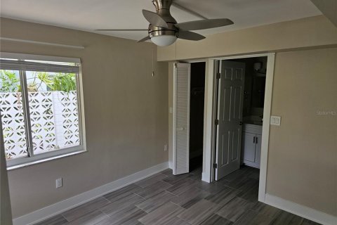 House in Sarasota, Florida 2 bedrooms, 85.1 sq.m. № 1665782 - photo 8
