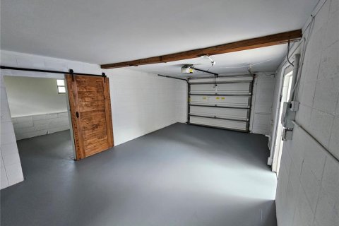 House in Sarasota, Florida 2 bedrooms, 85.1 sq.m. № 1665782 - photo 10