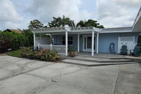 House in Sarasota, Florida 2 bedrooms, 85.1 sq.m. № 1665782 - photo 2