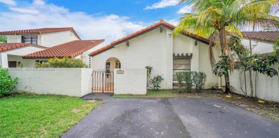 Villa ou maison à Miami, Floride 3 chambres, 123.28 m2 № 1998078