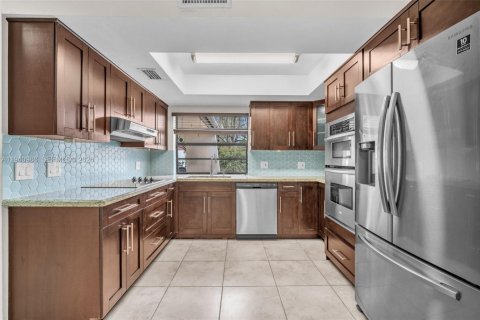 Villa ou maison à louer à Miami, Floride: 3 chambres, 123.28 m2 № 1998078 - photo 5