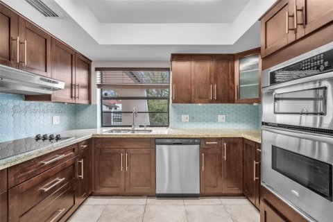 Villa ou maison à louer à Miami, Floride: 3 chambres, 123.28 m2 № 1998078 - photo 8