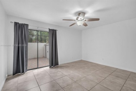 Villa ou maison à louer à Miami, Floride: 3 chambres, 123.28 m2 № 1998078 - photo 15