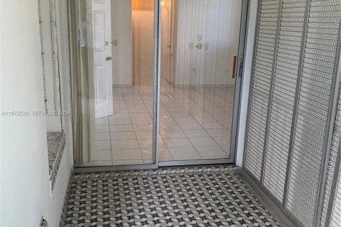 Снять в аренду кондоминиум в Авентура, Флорида 2 спальни, 100.61м2, № 2044266 - фото 17