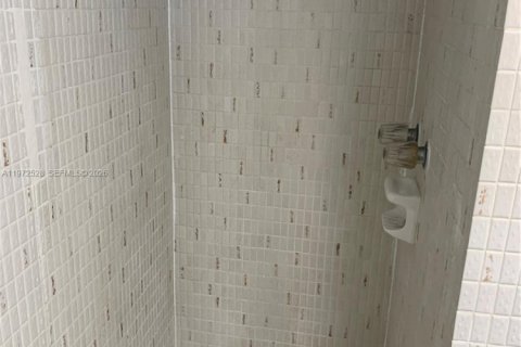 Снять в аренду кондоминиум в Авентура, Флорида 2 спальни, 100.61м2, № 2044266 - фото 11