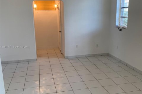 Снять в аренду кондоминиум в Авентура, Флорида 2 спальни, 100.61м2, № 2044266 - фото 7