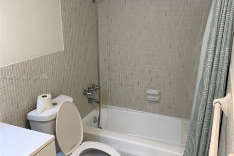 Снять в аренду кондоминиум в Авентура, Флорида 2 спальни, 100.61м2, № 2044266 - фото 15