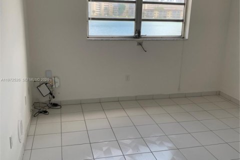 Снять в аренду кондоминиум в Авентура, Флорида 2 спальни, 100.61м2, № 2044266 - фото 8