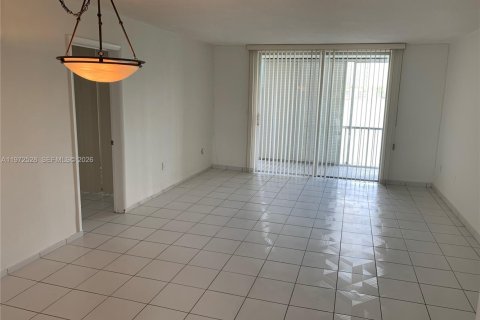 Снять в аренду кондоминиум в Авентура, Флорида 2 спальни, 100.61м2, № 2044266 - фото 3