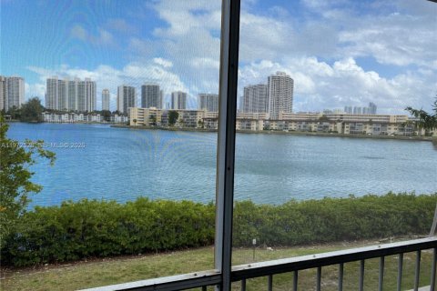 Снять в аренду кондоминиум в Авентура, Флорида 2 спальни, 100.61м2, № 2044266 - фото 19