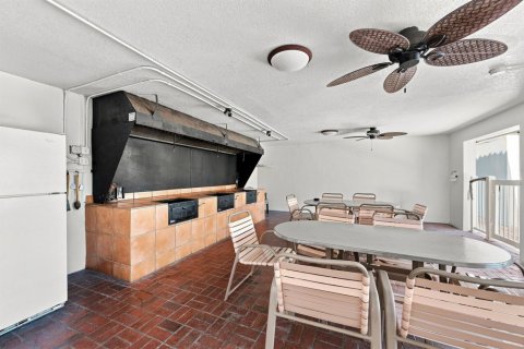 Copropriété à vendre à Lauderdale-by-the-Sea, Floride: 2 chambres, 109.62 m2 № 2309680 - photo 30