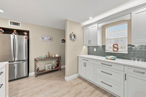 Copropriété à vendre à Lauderdale-by-the-Sea, Floride: 2 chambres, 109.62 m2 № 2309680 - photo 6