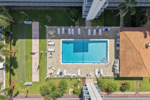 Copropriété à vendre à Lauderdale-by-the-Sea, Floride: 2 chambres, 109.62 m2 № 2309680 - photo 27