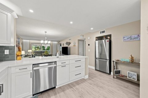 Copropriété à vendre à Lauderdale-by-the-Sea, Floride: 2 chambres, 109.62 m2 № 2309680 - photo 3