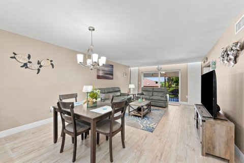Copropriété à vendre à Lauderdale-by-the-Sea, Floride: 2 chambres, 109.62 m2 № 2309680 - photo 7