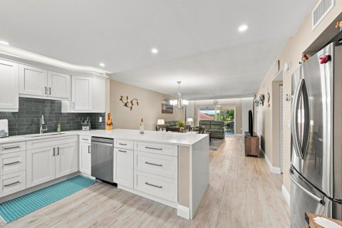 Copropriété à vendre à Lauderdale-by-the-Sea, Floride: 2 chambres, 109.62 m2 № 2309680 - photo 4