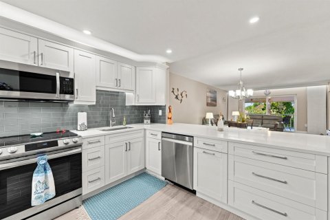 Copropriété à vendre à Lauderdale-by-the-Sea, Floride: 2 chambres, 109.62 m2 № 2309680 - photo 2