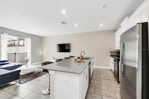 Townhouse in Davenport, Florida 4 bedrooms, 176.7 sq.m. № 2104575 - photo 7