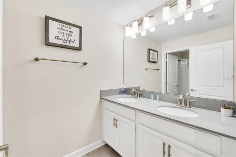 Townhouse in Davenport, Florida 4 bedrooms, 176.7 sq.m. № 2104575 - photo 22