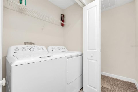 Townhouse in Davenport, Florida 4 bedrooms, 176.7 sq.m. № 2104575 - photo 26