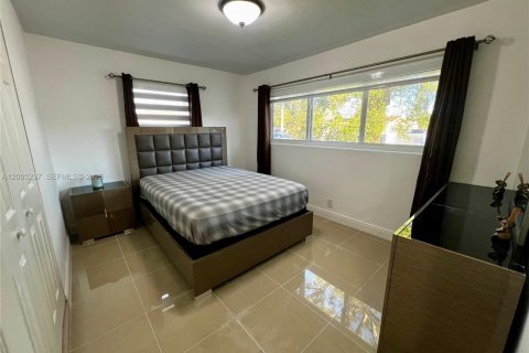 House in Miami Gardens, Florida 3 bedrooms, 117.61 sq.m. № 2072959 - photo 19