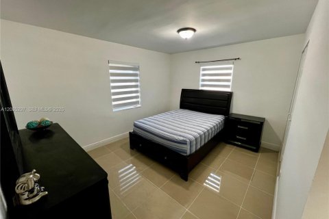 House in Miami Gardens, Florida 3 bedrooms, 117.61 sq.m. № 2072959 - photo 22