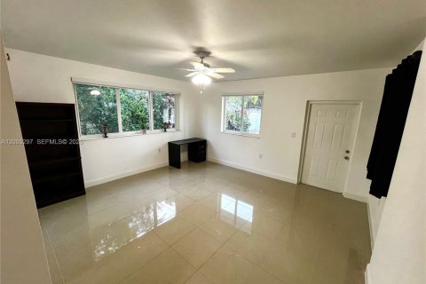 House in Miami Gardens, Florida 3 bedrooms, 117.61 sq.m. № 2072959 - photo 26