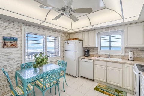 Condominio en alquiler en New Smyrna Beach, Florida, 2 dormitorios, 97.08 m2 № 1564641 - foto 6