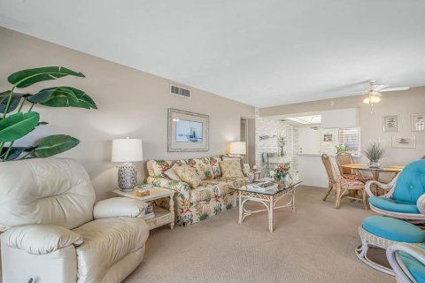 Condominio en alquiler en New Smyrna Beach, Florida, 2 dormitorios, 97.08 m2 № 1564641 - foto 3