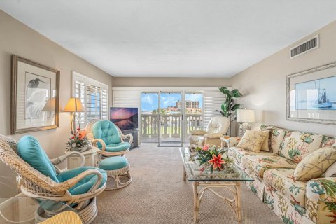 Condominio en alquiler en New Smyrna Beach, Florida, 2 dormitorios, 97.08 m2 № 1564641 - foto 2