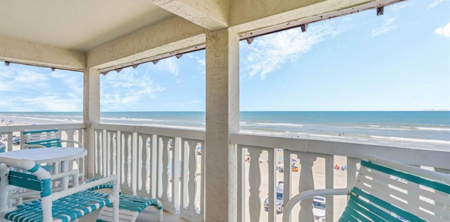 Condominio en New Smyrna Beach, Florida, 2 dormitorios № 1564641