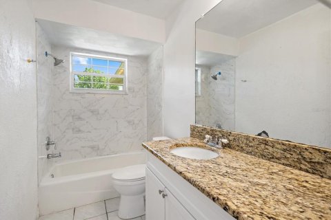 Casa en venta en Sarasota, Florida, 3 dormitorios, 127.65 m2 № 2386586 - foto 22