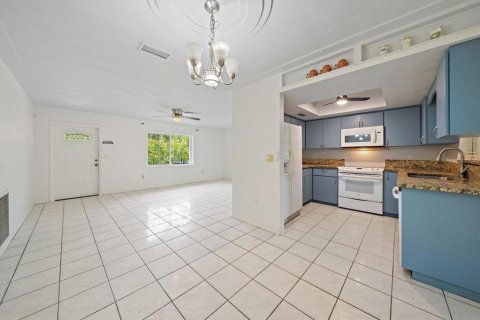 Casa en venta en Sarasota, Florida, 3 dormitorios, 127.65 m2 № 2386586 - foto 9