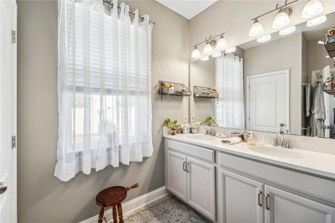 House in Sanford, Florida 4 bedrooms, 195.19 sq.m. № 1734879 - photo 15
