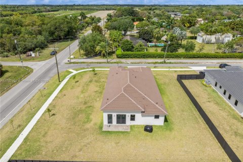 House in Homestead, Florida 4 bedrooms, 249.81 sq.m. № 1704431 - photo 27