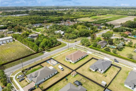 House in Homestead, Florida 4 bedrooms, 249.81 sq.m. № 1704431 - photo 28