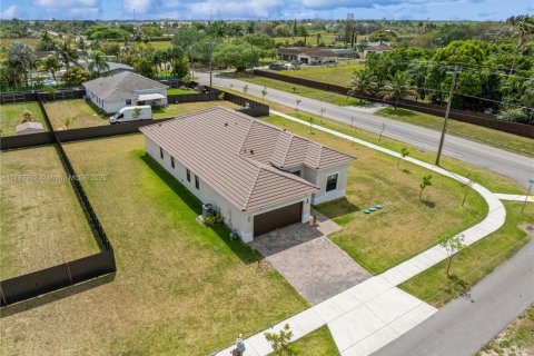 House in Homestead, Florida 4 bedrooms, 249.81 sq.m. № 1704431 - photo 26