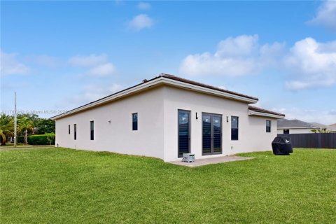House in Homestead, Florida 4 bedrooms, 249.81 sq.m. № 1704431 - photo 24