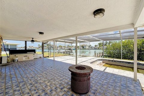 House in Saint Petersburg, Florida 4 bedrooms, 156.08 sq.m. № 2216814 - photo 29