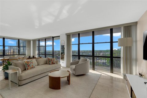 Condo in Hallandale Beach, Florida, 3 bedrooms № 2428222 - photo 5