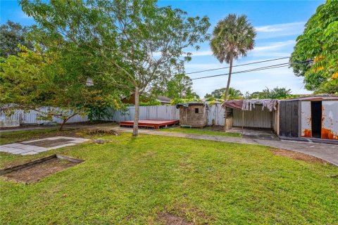 House in Miami, Florida 3 bedrooms, 121.33 sq.m. № 1974049 - photo 25