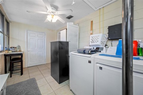 Condo in New Port Richey, Florida, 2 bedrooms  № 1874002 - photo 30