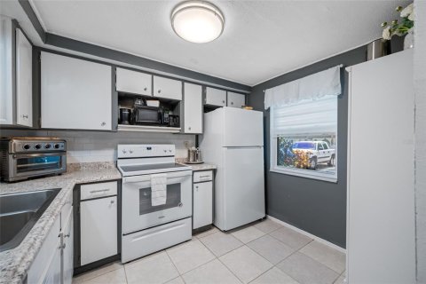 Copropriété à vendre à New Port Richey, Floride: 2 chambres, 89.09 m2 № 1874002 - photo 9