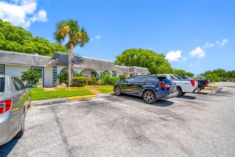 Condo in New Port Richey, Florida, 2 bedrooms  № 1874002 - photo 2