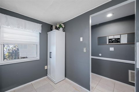 Condo in New Port Richey, Florida, 2 bedrooms  № 1874002 - photo 10