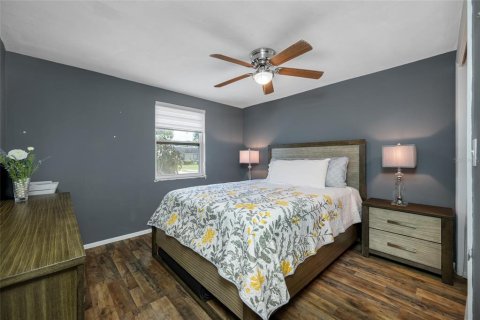 Condo in New Port Richey, Florida, 2 bedrooms  № 1874002 - photo 25