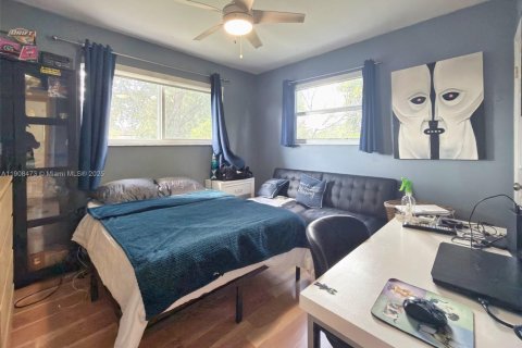 House in Miami, Florida 3 bedrooms, 148.55 sq.m. № 1965497 - photo 21