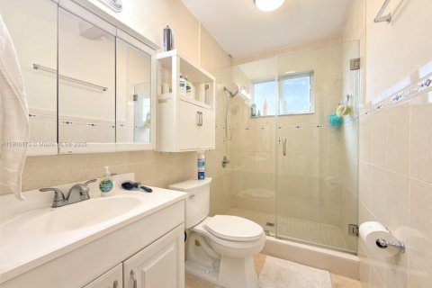 House in Miami, Florida 3 bedrooms, 148.55 sq.m. № 1965497 - photo 24