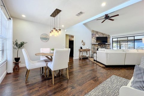 Casa en venta en Sarasota, Florida, 3 dormitorios, 137.96 m2 № 1780913 - foto 3