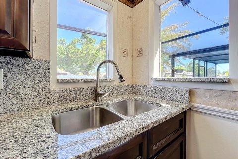 Casa en venta en Sarasota, Florida, 3 dormitorios, 137.96 m2 № 1780913 - foto 19